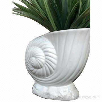 White animals shaped ceramic home decoration